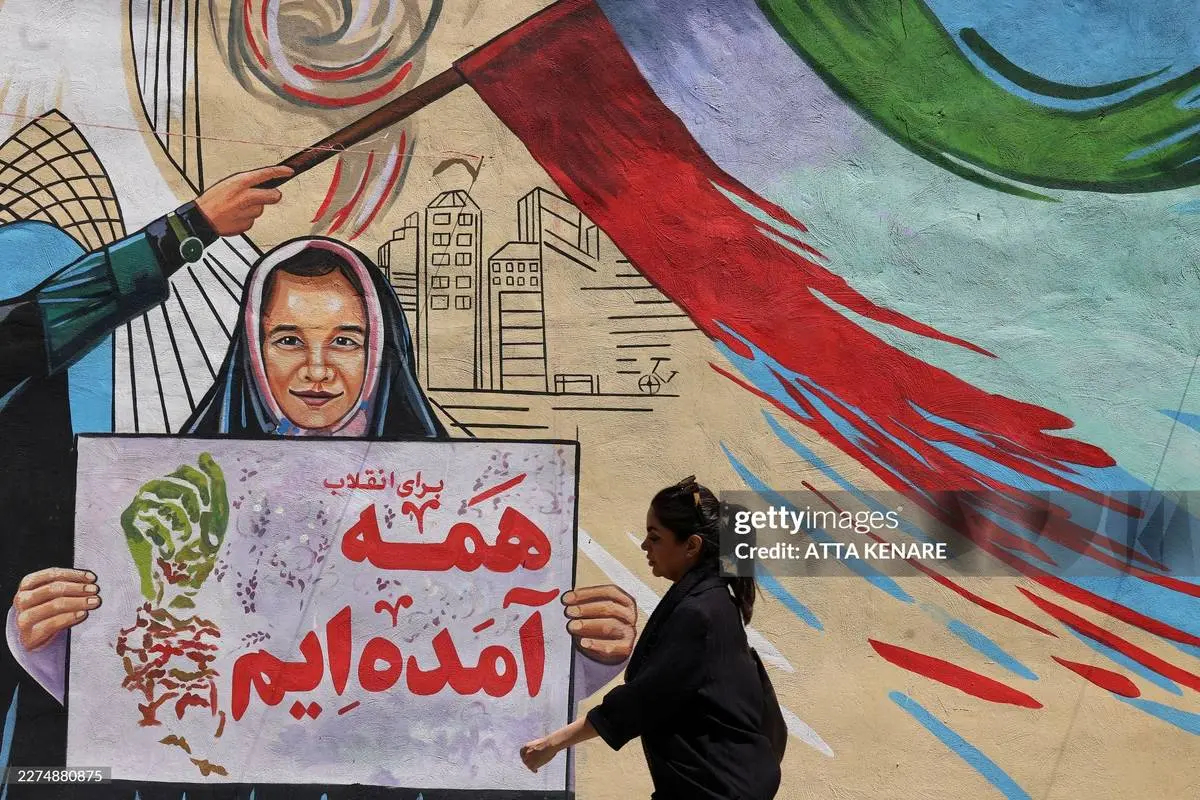 دیوارنگاره های جنگی تهران گتی ایمیج
