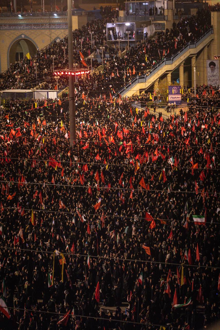 وداع با رهبر شهید