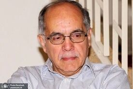 کوروش احمدی، دیپلمات سابق: ترامپ دنبال فرصتی برای پایان‌دادن به جنگ است