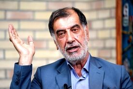 باهنر: آقای دکتر حدادعادل از ما گلایه داشتند که چطور ناگهان حدادعادلِ مجلس هفتمی را رها کردیم و سراغ مرحوم لاریجانی رفتیم