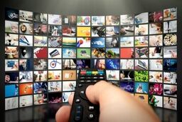 انتقاد عجیب روزنامه اصولگرا از دعوت چهره های هنری به یک برنامه قرآنی