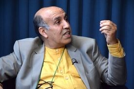 تندروها، جامعه را طبقاتی‌تر کرده‌اند | دولت سریع‌تر قطعی اینترنت را متوقف کند | با شفافیت، فعالیت کاسبان‌ تحریم محدود می‌شود