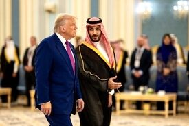 گزارش وال استریت ژورنال از اختلافات ریاض- واشنگتن در جریان جنگ ۴۰ روزه علیه ایران
