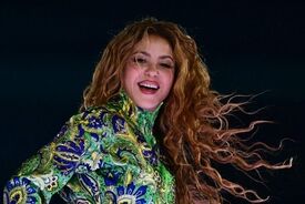 واکنش شکیرا پس از جنجال استفاده از بدل در افتتاحیه جام‌جهانی!