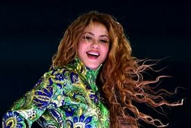 واکنش شکیرا پس از جنجال استفاده از بدل در افتتاحیه جام‌جهانی!