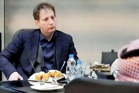 کنایه حسام الدین آشنا به بابک زنجانی در توئیتر