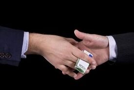 بازار داغ شرخرهای مجازی؛ از گوشمالی ۱۵ میلیونی تا قراردادهای ۲۰۰ میلیون تومانی