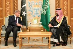 فایننشال‌تایمز: توافق نظامی با عربستان، پاکستان را در آستانه جنگ قرار داد