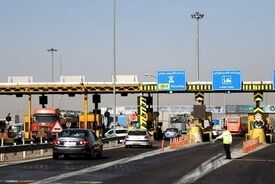 گیت‌های عوارضی آزادراه تهران - شمال و ساوه - سلفچگان برداشته شد