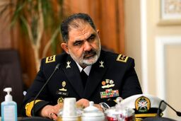 دریادار ایرانی: دشمن بداند با ضربات مهلک، تنبیهش می‌کنیم