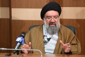 احمد خاتمی: تیم مذاکره‌کننده ذره‌ای از اصول کوتاه نیاید