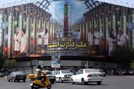 گاردین: ایران قبل از جنگ سلاح هسته‌ای نداشت / «بمباران‌های ترامپ، ایران را به سمت بمب سوق می‌دهد»