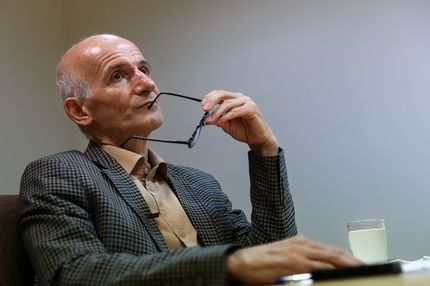 فراستخواه: خشونت دموکراسی نمی‌آورد؛ تنها راه نجات، دفاع از جامعه است