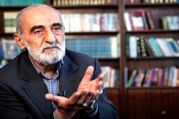 شریعتمداری: چرا از NPT خارج نمی‌شویم؟