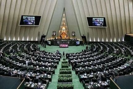 نماینده مجلس: ترمیم حقوق‌ها در نیمه دوم سال بعید است
