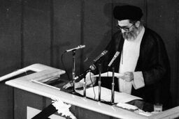 روزی که آیت‌الله خامنه‌ای رهبر شد