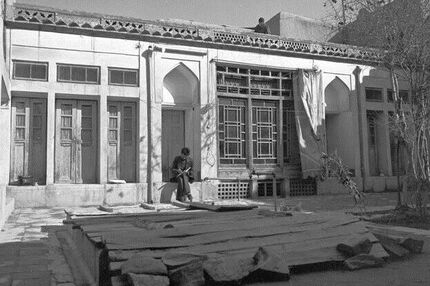 عکس | دکوراسیون داخلی یک خانۀ اعیانی در دوران قاجار 
