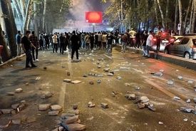 پایان گفت‌وگوی مسالمت‌آمیز؛ جامعه ایران در آستانه زنجیره‌ای از خشونت متقابل