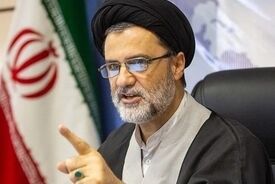 سردبیر سایت اصولگرا به نبویان: نه امانت‌دار نظام بودید، نه تقوای فردی و سیاسی دارید
