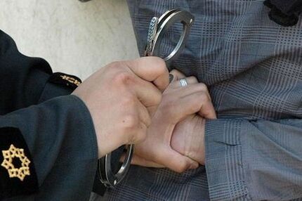 نقشه دوماهه عروس برای سرقت ۲۵۰ گرم طلای پدرشوهر؛ طلاها با بدل عوض شد