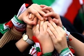 نقش تجمعات شبانه خیابانی در ثبات کشور از نگاه روزنامه اصلاح‌طلب | چه کسانی می‌خواهند آن را مصادره کنند