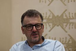ایران یک ابرقدرت نیست و باید به اندازه قدرت واقعی‌اش رفتار کند و توقع داشته باشد