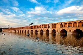 آب زاینده رود فردا به اصفهان می رسد