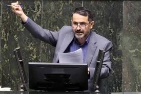 ببینید | نماینده مجلس: در صورت جنگ، موشک خرمشهر حساب ناوهای آمریکایی را می‌رسد