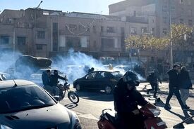 عضو کانون وکلا: برخی متهمان حوادث دی‌ماه تمایلی به استفاده از وکلای ماده ۴۸ ندارند

