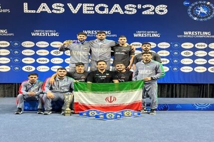 ببینید | تیم ملی کشتی آزاد ایران قهرمان جهان شد | لحظه اهدای کاپ قهرمانی کشتی آزاد امیدهای جهان