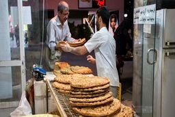  رییس اتاق اصناف: هر قدر نان بپزید، آرد مورد نیازتان تامین می‌شود