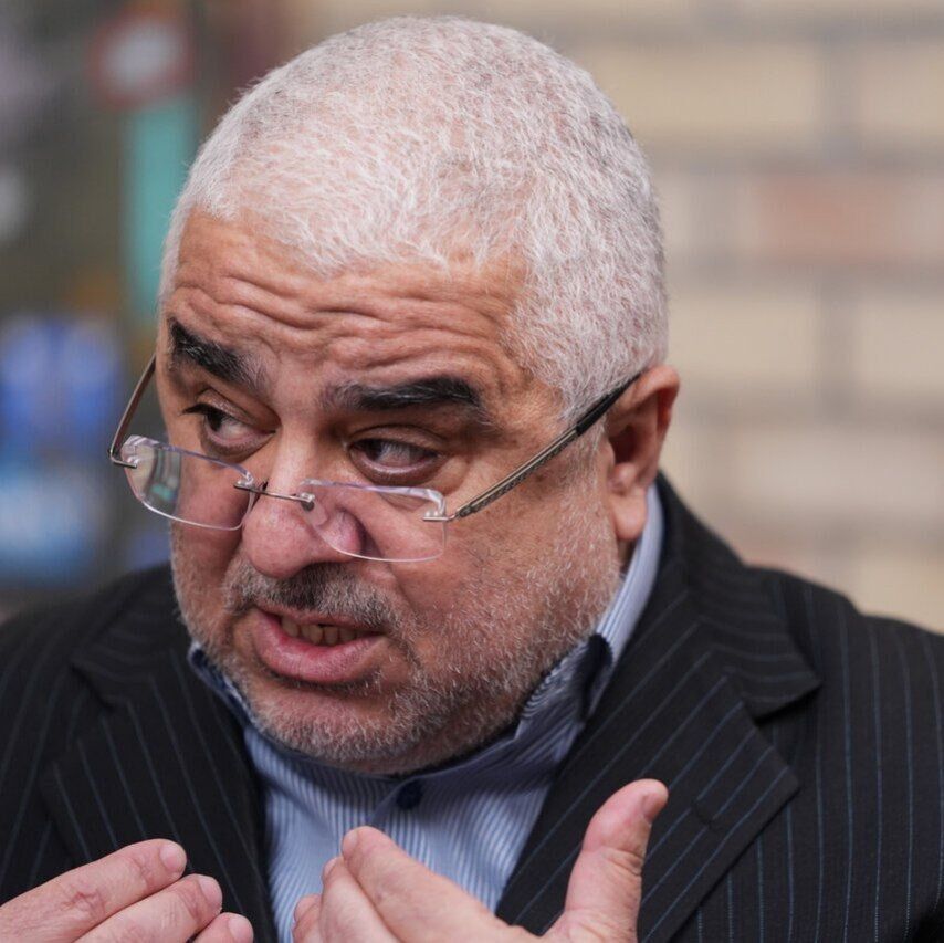 جعفرزاده ایمن آبادی: می‌ترسم با پایان جنگ، تندروها به تنظیمات کارخانه برگردند