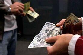 فروش دلار بانکی؛ مُسکن بازار ارز یا راهکار موقت؟