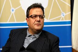 خودتحریمی عمیق‌تر از تحریم؛ مقررات سخت‌گیرانه چگونه اقتصاد ایران را از درون منقبض می‌کند؟