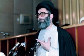 از خسرو شکیبایی و حمید لبخنده تا هما روستا و پری امیرحمزه با آیت‌الله خامنه‌ای بیعت کردند؛ خرداد ۶۸