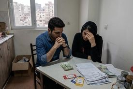 وام ازدواجی که سه سال از تورم عقب مانده، اسمش حمایت است یا آمارسازی؟