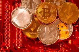 قیمت بیت کوین و ارز‌های دیجیتال امروز جمعه ۸ اسفند ۱۴۰۴ + جدول