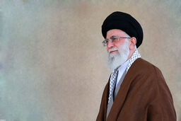 ببینید | عصبانی شدن آیت‌الله شهید خامنه‌ای از تلاش‌ها برای خرید موشک
