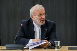 متکی: کنترل تنگه هرمز در اختیار ایران است | غرامت می‌گیریم