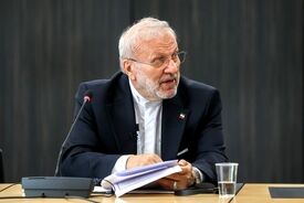 متکی: کنترل تنگه هرمز در اختیار ایران است | غرامت می‌گیریم