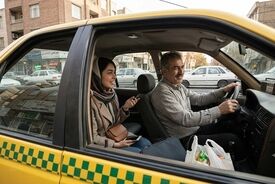 وقتی ترافیک، قفلِ زبان را باز می‌کند: رازهای مگو در تاکسی