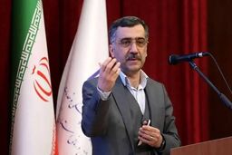 انتقاد معاون وزیر بهداشت از قطع اینترنت: کاهش ۱۰ هزار مقاله در سال ۲۰۲۶ و تنزل جایگاه ایران به رتبه بیستم جهان