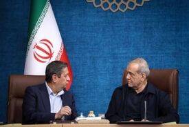 آقای دولت! طاقت مردم در برابر گرانی ها دارد تمتم می شود؛ با حذف یارانه نان؛ پاس گل به دشمن ندهید