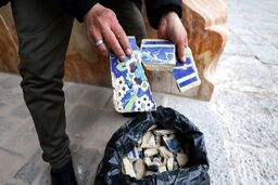 گزارش رویترز: کاشی‌های خرد شده، گنبدهای لرزان: نگاهی از درون به چگونگی آسیب دیدن اماکن تاریخی ایران در جنگ