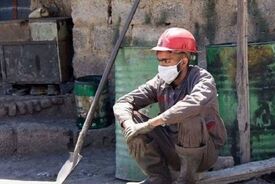 چرا هرگاه دولت می خواهد سراغ جراحی اقتصادی برود، پیش از همه چاقو را بر دستمزد کارگران می گذارد؟