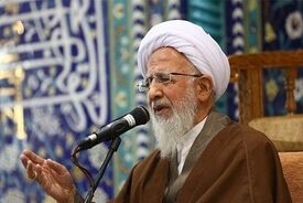  آیت‌الله جوادی آملی هنگام نماز بر پیکر رهبر شهید چه گفتند؟