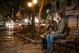 عشق در عصر گرانی؛ وقتی قرارها از کافه به پیاده‌رو رسیدند