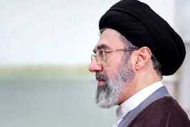رهبر انقلاب: نباید با اعلام بناء بر مذاکرات تصور شود حضور در خیابانها لازم نیست