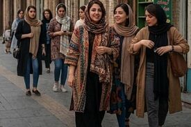 چرا هنوز فکر می‌کنیم حق داریم درباره لباس و ظاهر دیگران نظر بدهیم؟