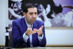 فعال اصولگرا: تندروها به «تخریب سنگر به سنگر» روی آورده‌اند